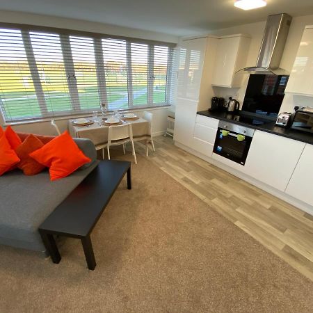 Bushfield House Apartment ปีเตอร์โบโรห์ ภายนอก รูปภาพ