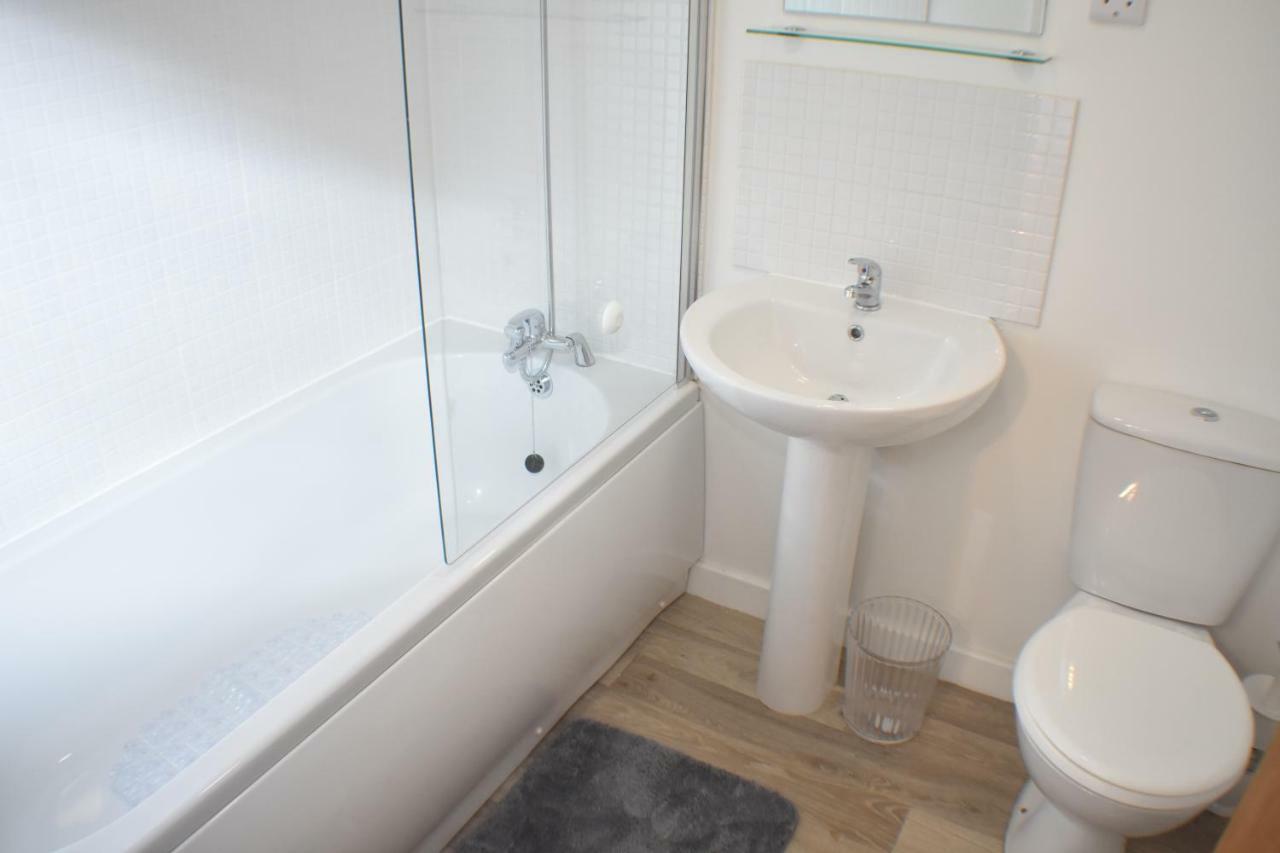 Bushfield House Apartment ปีเตอร์โบโรห์ ภายนอก รูปภาพ