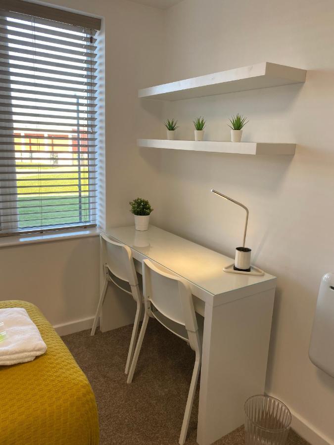 Bushfield House Apartment ปีเตอร์โบโรห์ ภายนอก รูปภาพ