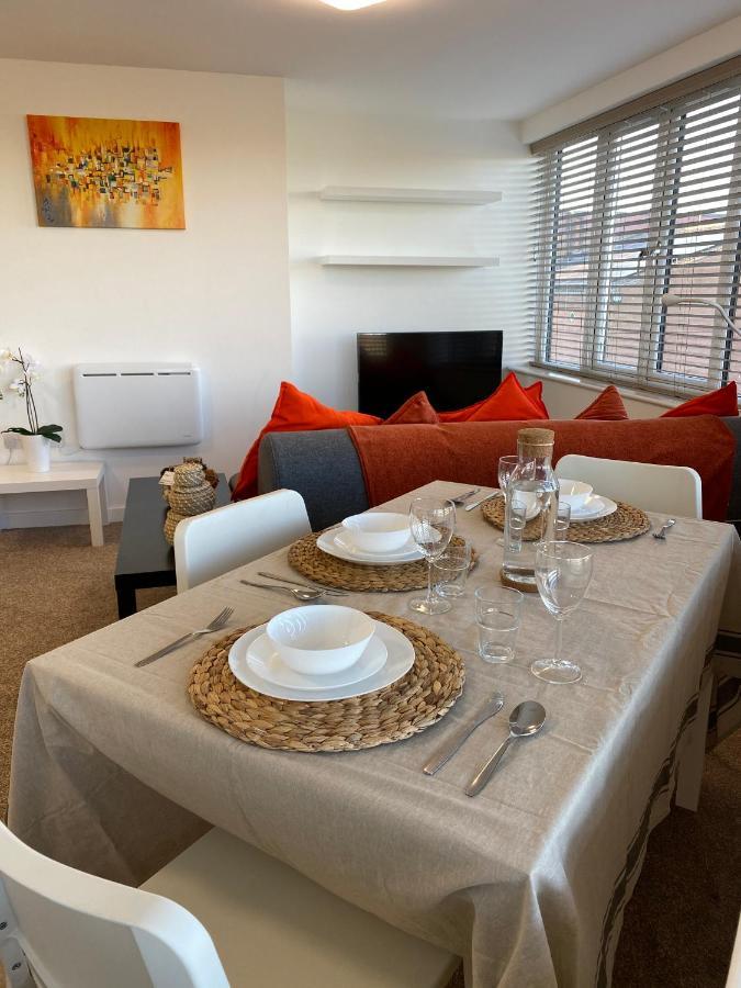 Bushfield House Apartment ปีเตอร์โบโรห์ ภายนอก รูปภาพ